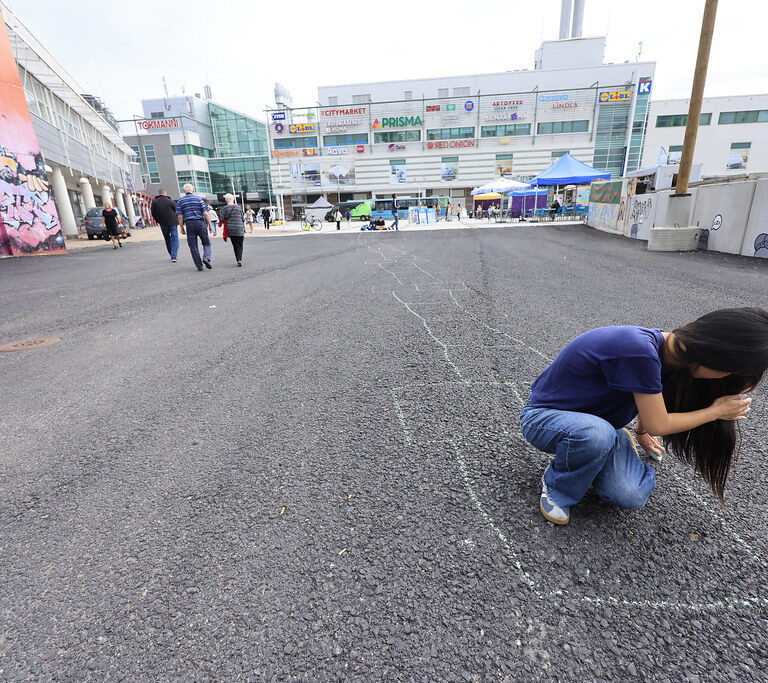 _mr51273_53951264468_l