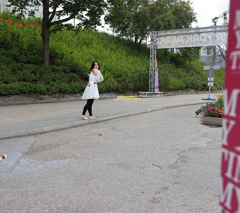 _mr51337_53951335749_l