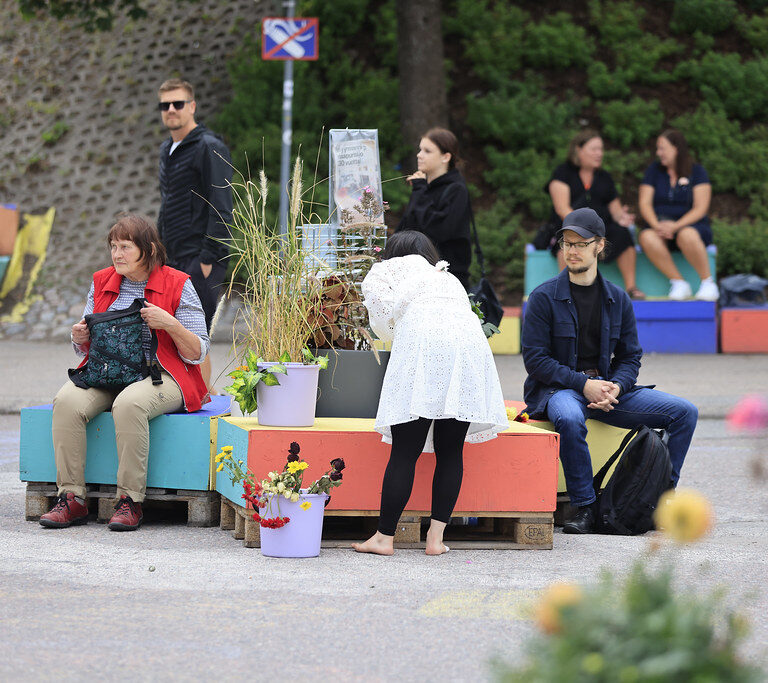 _mr51361_53951463325_l