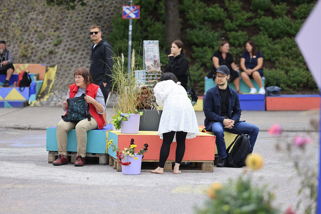 _mr51361_53951463325_l