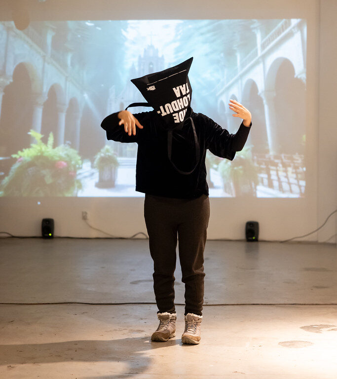 _mr54073_54221090874_l