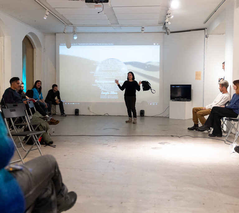 _mr54078_54221087143_l